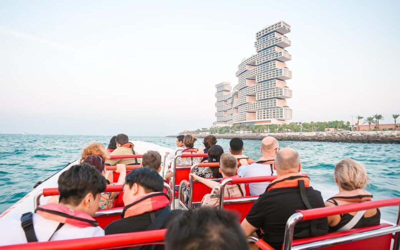 Dubai: Sightseeing Speedboat Tour with Live Tour Guide - Practical Details and Considerations