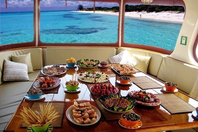 Dubai Sky Walker Sharing Yacht Tour with Live BBQ and Drinks - The Crew and Service