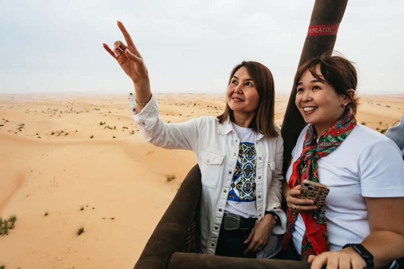 Dubai: Sunrise Hot Air Balloon Tour Over the Desert - An Overview of the Experience
