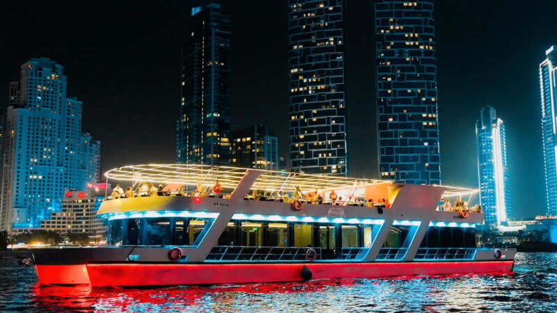 Dubai: Sunset or Dinner Cruise with Live Music & Open Bar - A Look at the Experience