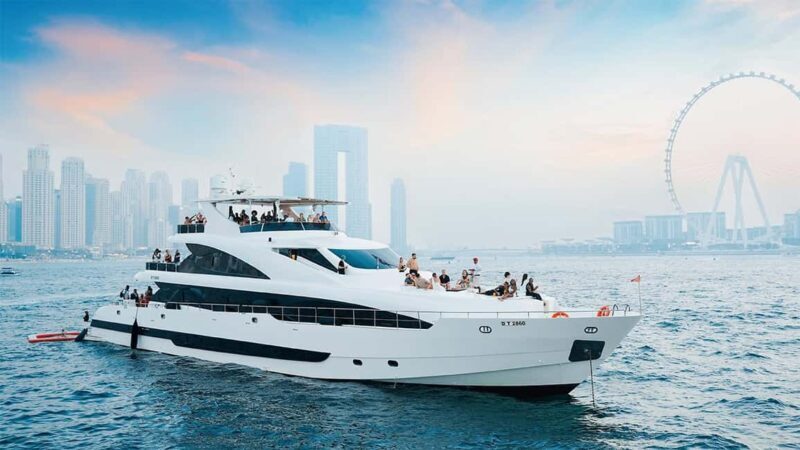Dubai: Superyacht Experience with Live Music & Drinks - The Itinerary in Detail — What to Expect