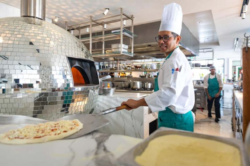 Dubai: The Palm Saturday Brunch with Unlimited Food & Drinks - What the Reviews Say