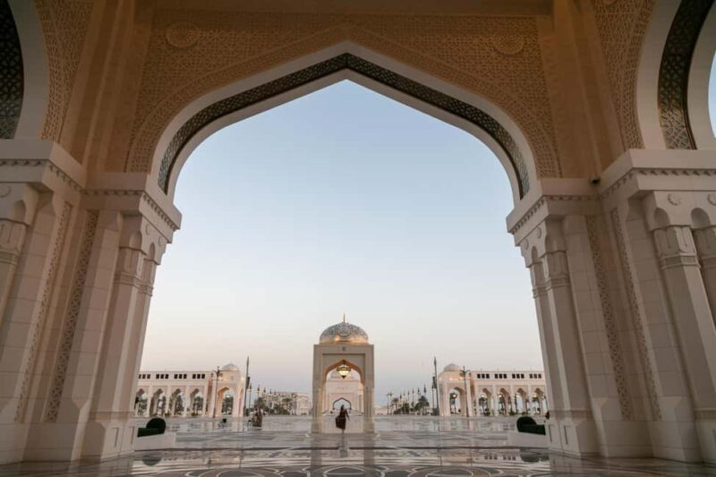 Dubai to Abu Dhabi Private Tour: Grand Mosque & Royal Palace - Final Thoughts: Who Will Love This Tour?