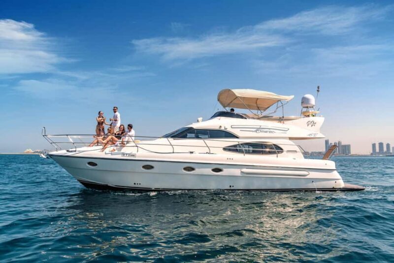 Dubai Yacht Tour - Boat Trip upto 12 guests Private event - Analyzing the Value