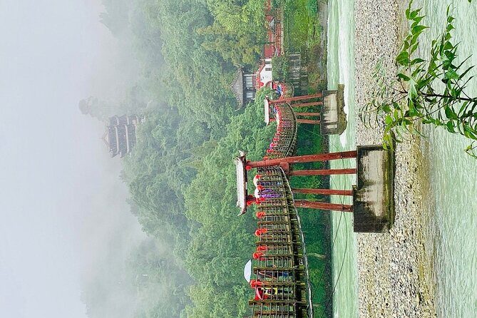 Dujiangyan irrigation+Mt. Qingcheng or Panda Park Day Tour - Key Points