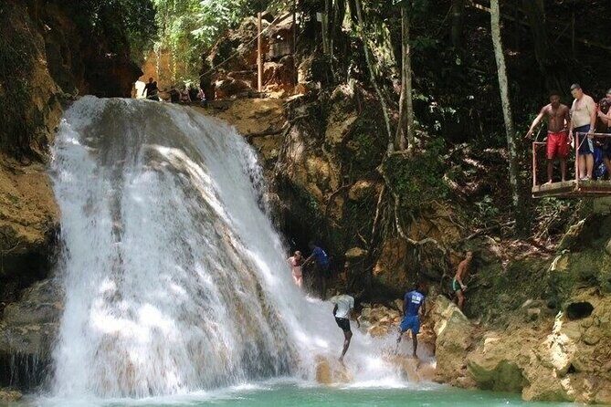 Dunns River Falls and Blue Hole Ocho Rios - The Blue Hole: A Tropical Treasure Hunt