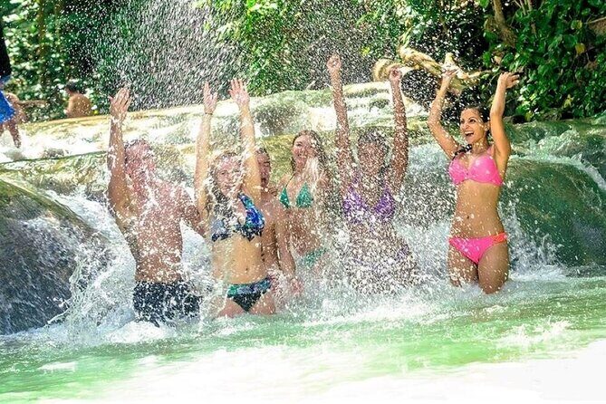 Dunn's River Falls and Ocho Rios Shopping Tour from Montego Bay Hotels - Detailed Breakdown of the Itinerary