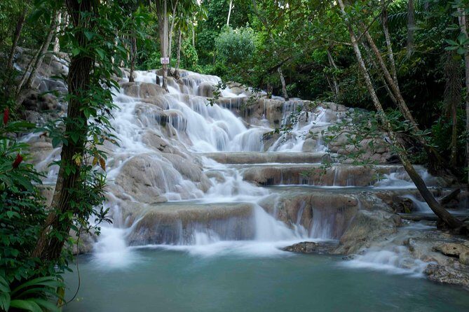 Dunn's River Falls And Shopping Tour From Ocho Rios - Key Points