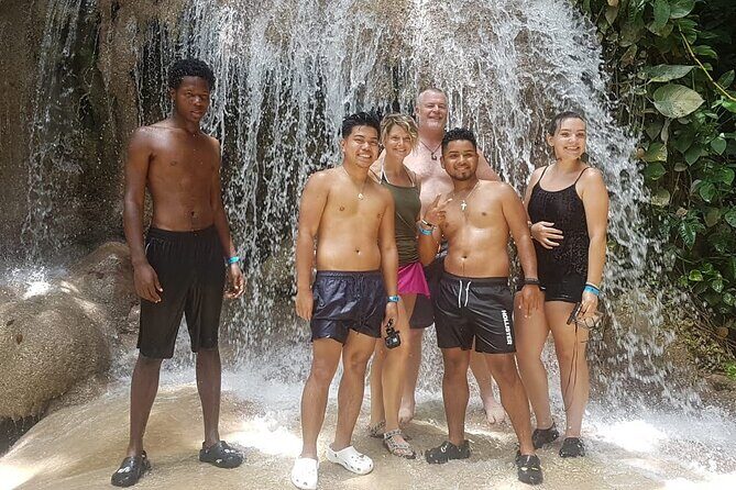 Dunn's River Falls And Shopping Tour From Ocho Rios - Exploring Dunns River Falls: What to Expect