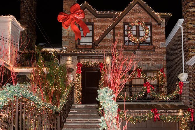 Dyker Heights Christmas Lights and NYC Skyline View Bus Tour - Practical Tips for Participants