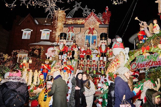 Dyker Heights Christmas Lights and NYC Skyline View Bus Tour - Who Will Enjoy This Tour?