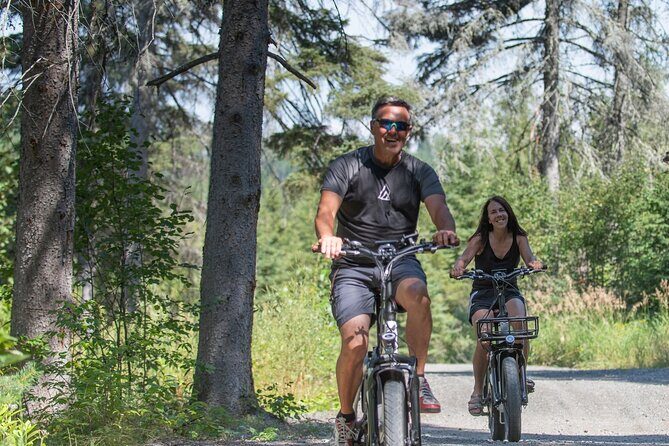 E-Bike rental - 4 hour and Hiking in the Park - A Closer Look at the E-Bike and Hiking Experience in Quebec