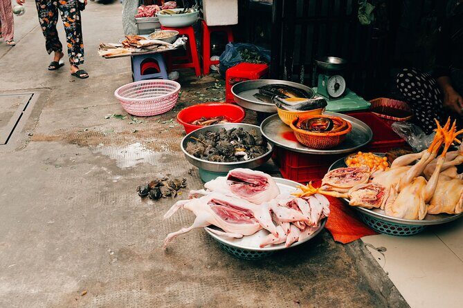 Early Riser Walk: Grandma Noodles, Cafe, Exotic Fruits & History - FAQs