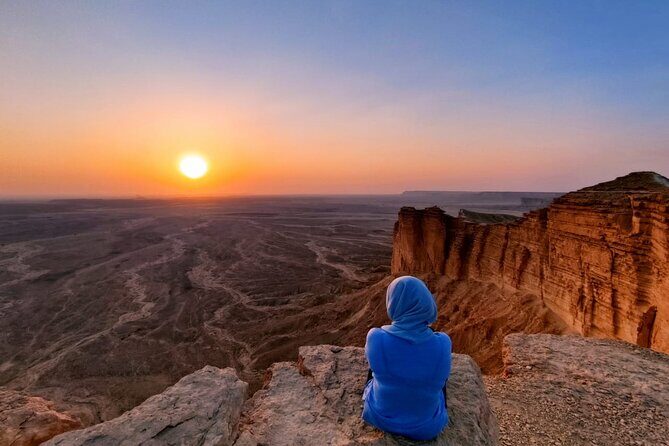 Edge Of The World Hike(Dinner under stars,village,bats cave,camp) - Key Points