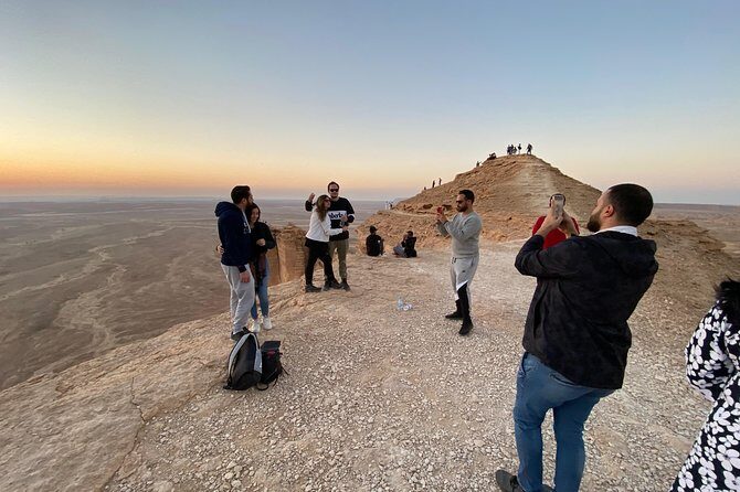 Edge of the World with 4x4 vehicles, sunset Dinner and stargazing - Who Should Consider This Tour?