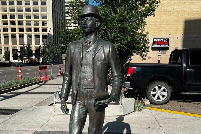 Edmonton City Highlights 3 Hour Walking Tour | Gratuity-Based - Who Should Consider This Tour?