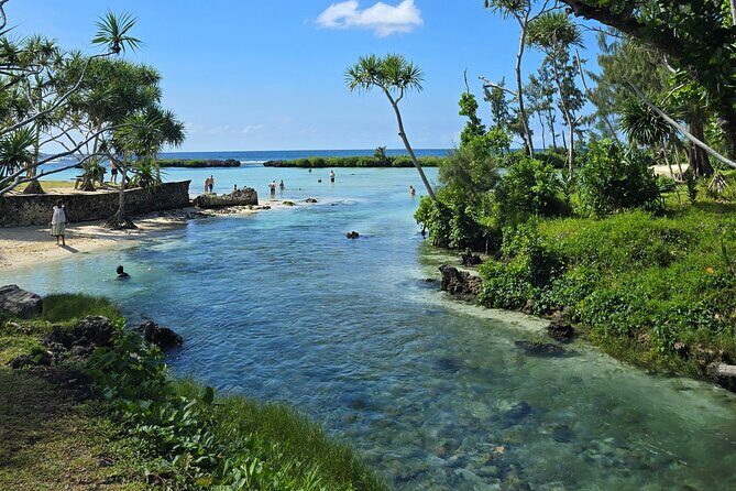 Efate Half Day Trip, Eton Beach, Blue Lagoon and Lunch at Turtle - Key Points