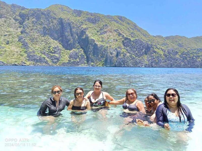 EL NIDO: Private Island Hopping Tour C w/BUFFET LUNCH - Key Points