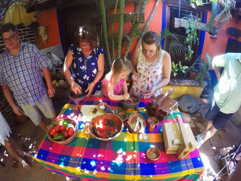 El Quelite: Molcajete Salsa and Tortilla Making Workshop - An In-Depth Look at the Experience
