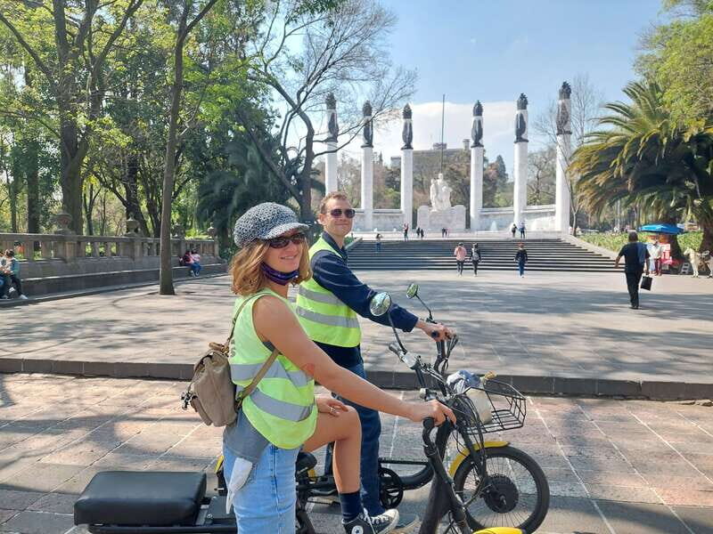 Electric Bike City Tour with a taco stop. - Tasting Authentic Mexico City Flavors