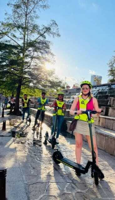 "Electric Scooter tour" in Monterrey down town with guide - Who Should Consider This Tour?