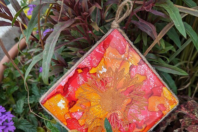 Embossed Alcohol Ink Tile in Estes Park - Embossed Alcohol Ink Tile in Estes Park: A Creative Escape in the Rockies