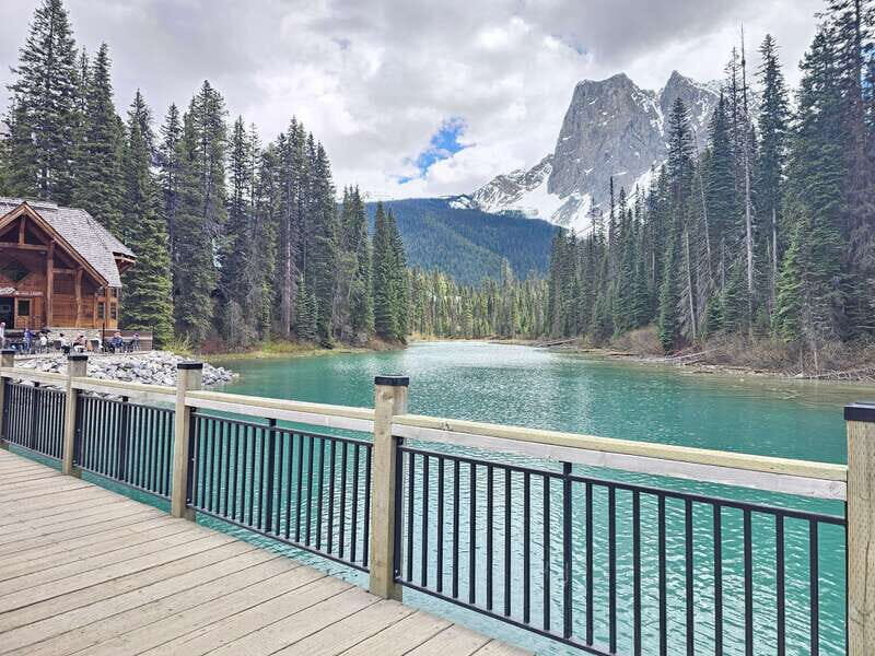 Emerald Lake, Lake Louise, Johnston Canyon & Banff Tour SUV - Exploring the Scenic Highlights of the Rockies