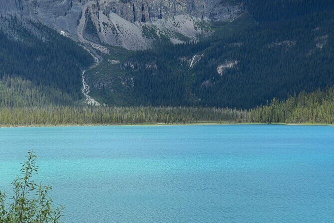Emerald Lake , Moraine Lake, Lake Louise& Banff Town from Canmore - What the Reviews Say