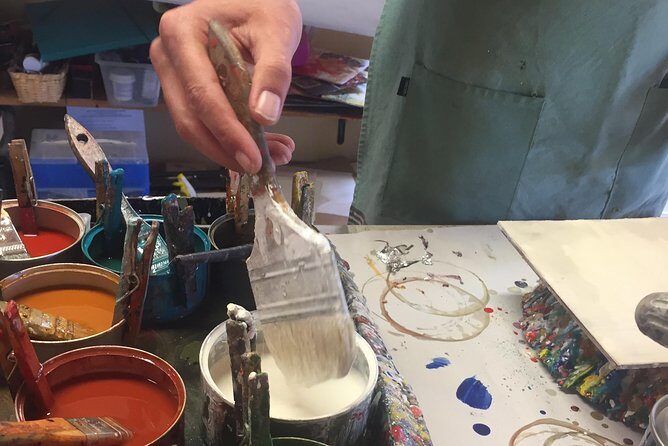 Encaustic painting workshops with Ezshwan Winding - Who Should Consider This Experience?