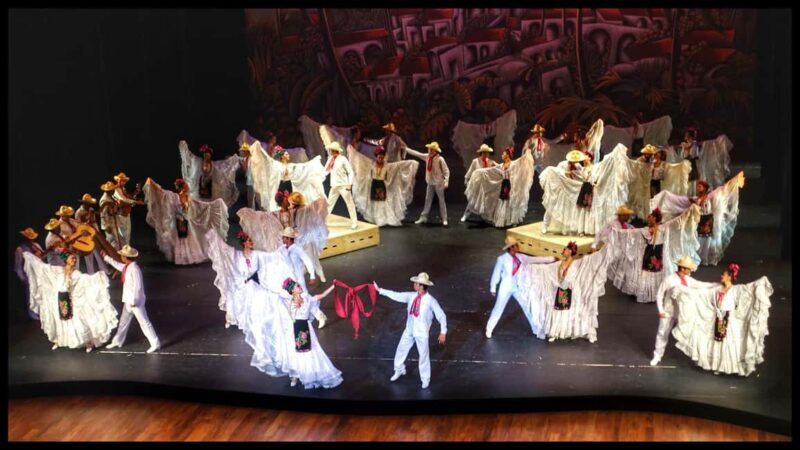 Enjoy the Folkloric Ballet at the Palacio de Bellas Artes - Practical Details