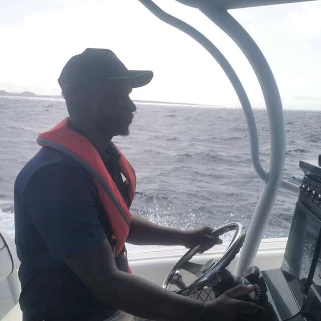Enjoy the Sea in Boa Vista - Private Boat Tour - Who Should Book This Tour?