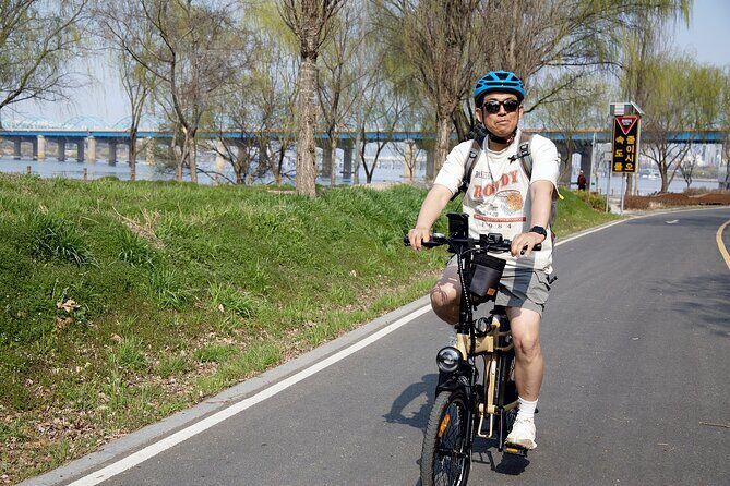 ENKO Electric Bike Ride on The Han River Bike Path in Seoul - A Deep Dive into the Experience