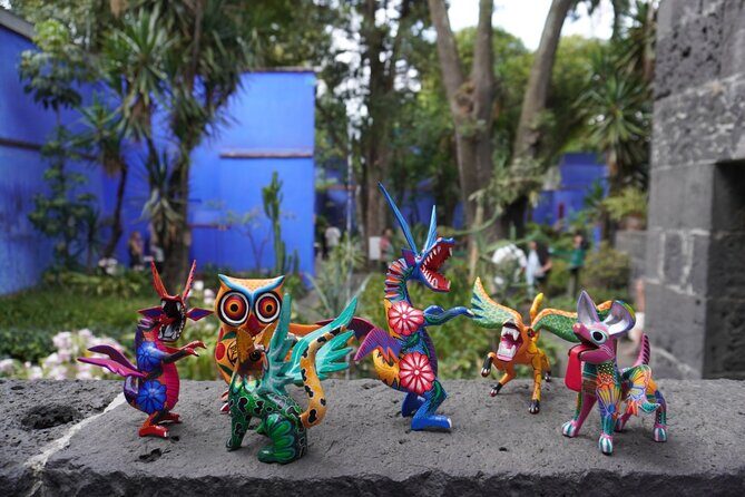 Entrance to Frida Kahlo Museum with Written Guide - Optional Photoshoot and Cultural Touches