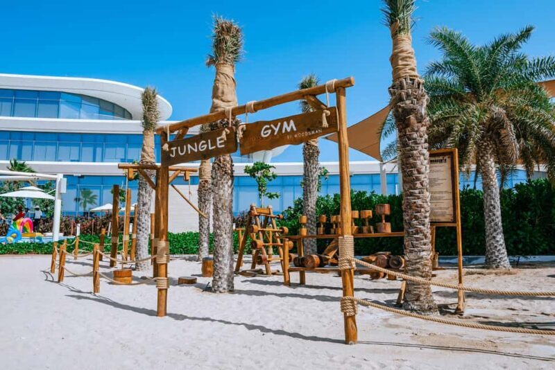 Entry Ticket: Doha Beach Club Day Pass + 2 Drinks - The Atmosphere and Entertainment