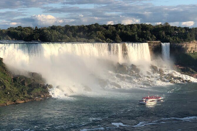 Epic Niagara Falls Private Tour w/ Tower, Journey & Boat Cruise - Floral Clock: A Blooming Wonder