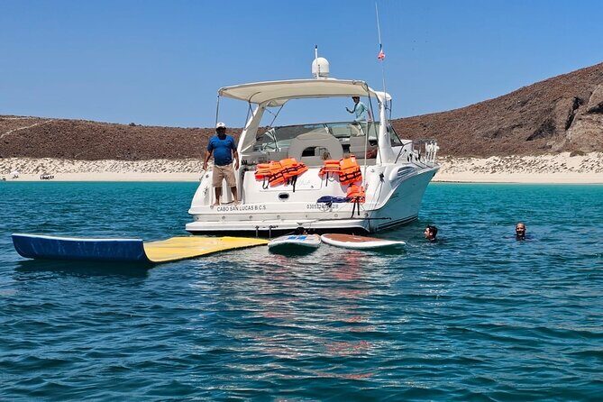 Espiritu Santo and Sealion Swimming aboard a luxury yacht - Key Points