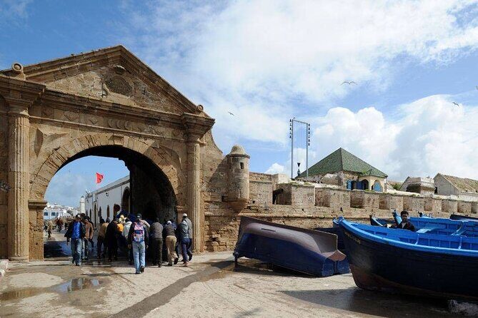 Essaouira Day Trip From Marrakech Including Surf Training - Arriving in Essaouira: Charm and Calm