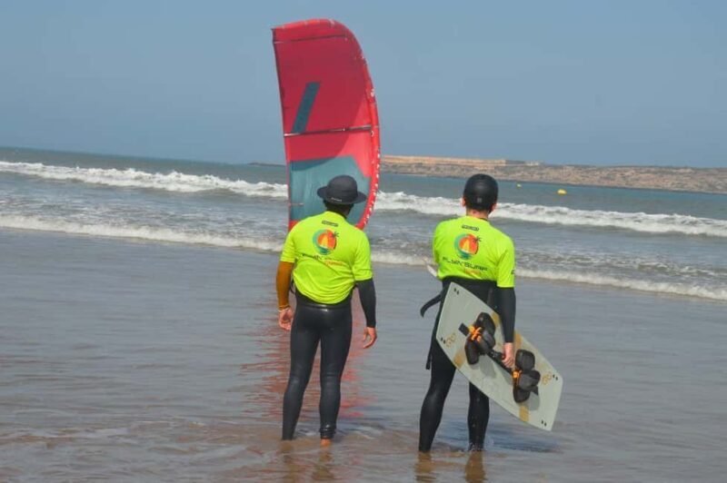 Essaouira: Kitesurf Lesson with changing rooms & Hot showers - Key Points