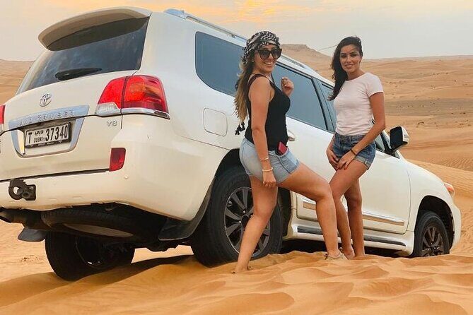 Evening Dubai Desert Safari Experience with Dinner and Shows - Extra Touches and Photo Opportunities