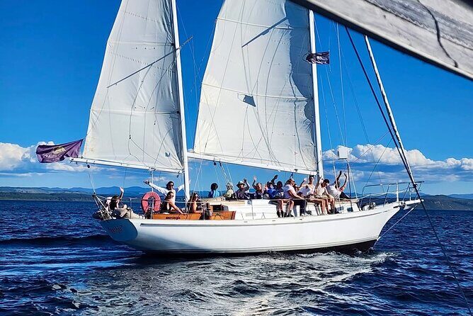 Evening Eco Sailing Adventure to Mori Rock Carvings Lake Taup - What the Experience Offers