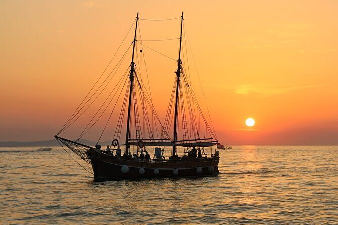 Evening Sunset Dhow Cruise Tour - Muscat - Appreciating the Experience: What to Expect