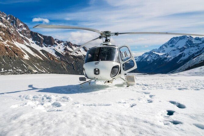 Everest base camp helicopter tour with Guarenteed Landing - Key Points