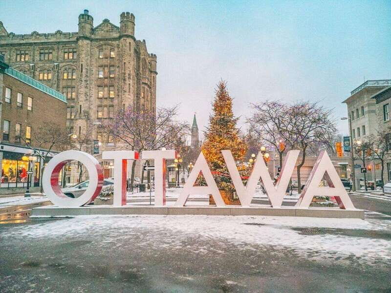 Exceptional Walking Christmas Tour in Magical Ottawa - Exploring the Details of the Tour