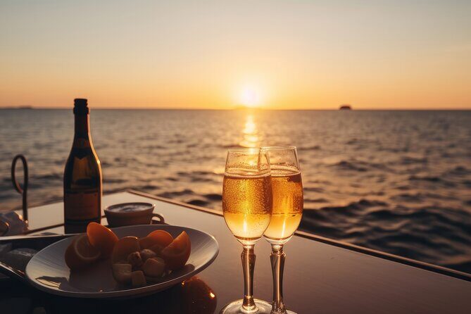 Exciting Sunset & Fireworks Cruise in Waikiki: Friday Nights - An In-Depth Look at the Waikiki Sunset & Fireworks Cruise