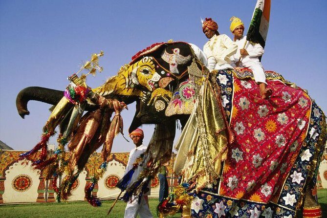 Exclusive 1-day Jaipur tour with High End SUV - Real Traveler Insights