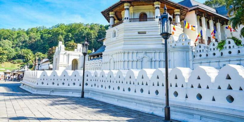 Exclusive : Kandy City Tour by car - Exploring Kandy: A Practical Breakdown of the Day