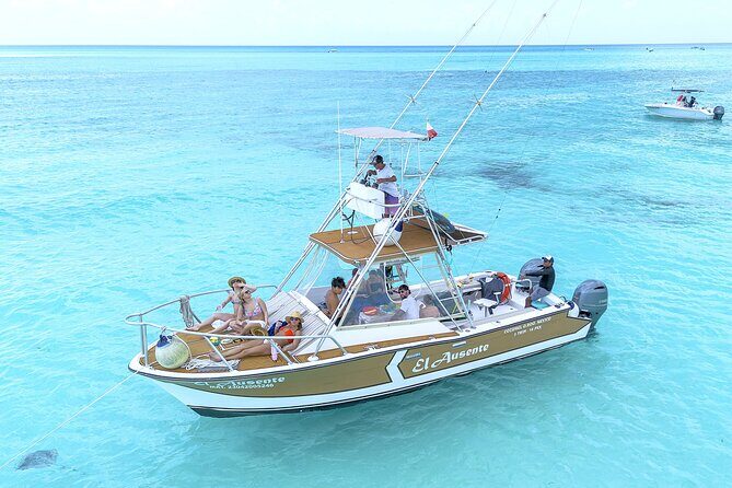 Exclusive Private Boat to El Cielo - The Allure of a Private Boat Adventure in Cozumel