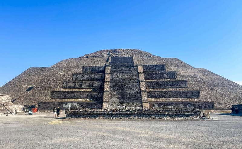 Exclusive private tour of the pyramids with a European guide in Mexico City - An In-Depth Look at the Tour