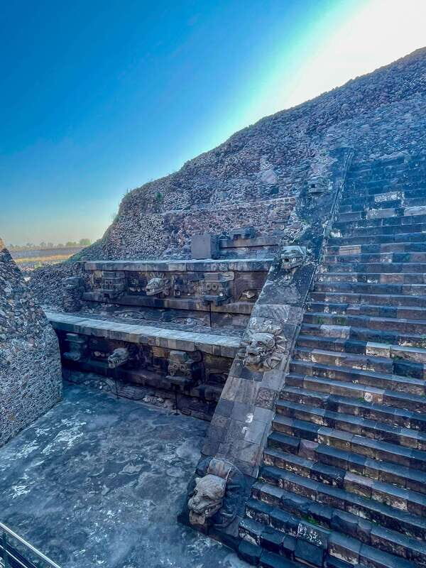 Exclusive private tour of the pyramids with a European guide in Mexico City - Why Choose This Tour?