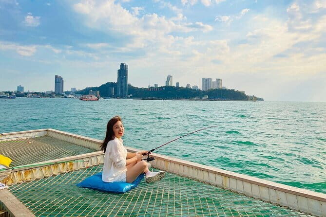 Exclusive Squid Fishing on Chic Floating Café from Pattaya - What to Expect from This Floating Café Experience
